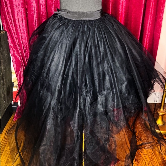 Brognano Italian luxury A-Symmetrical Tulle Skirt Size 2 Carrie Bradshaw - Picture 2 of 3
